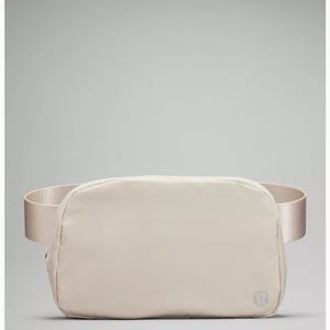 Everywhere Belt Bag 1L